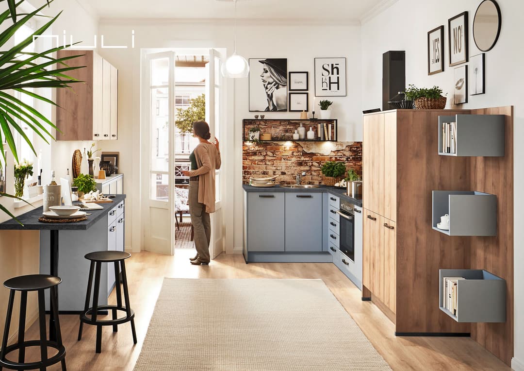 PN100 | 664 Natural Honey Oak-effect & PN200 | 668 Pastel Blue