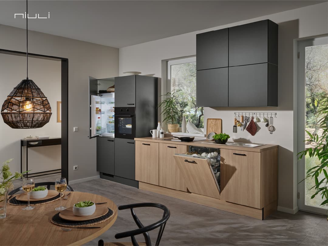 PN100 | 506 Aviva Oak & PN100 | 874 Graphite