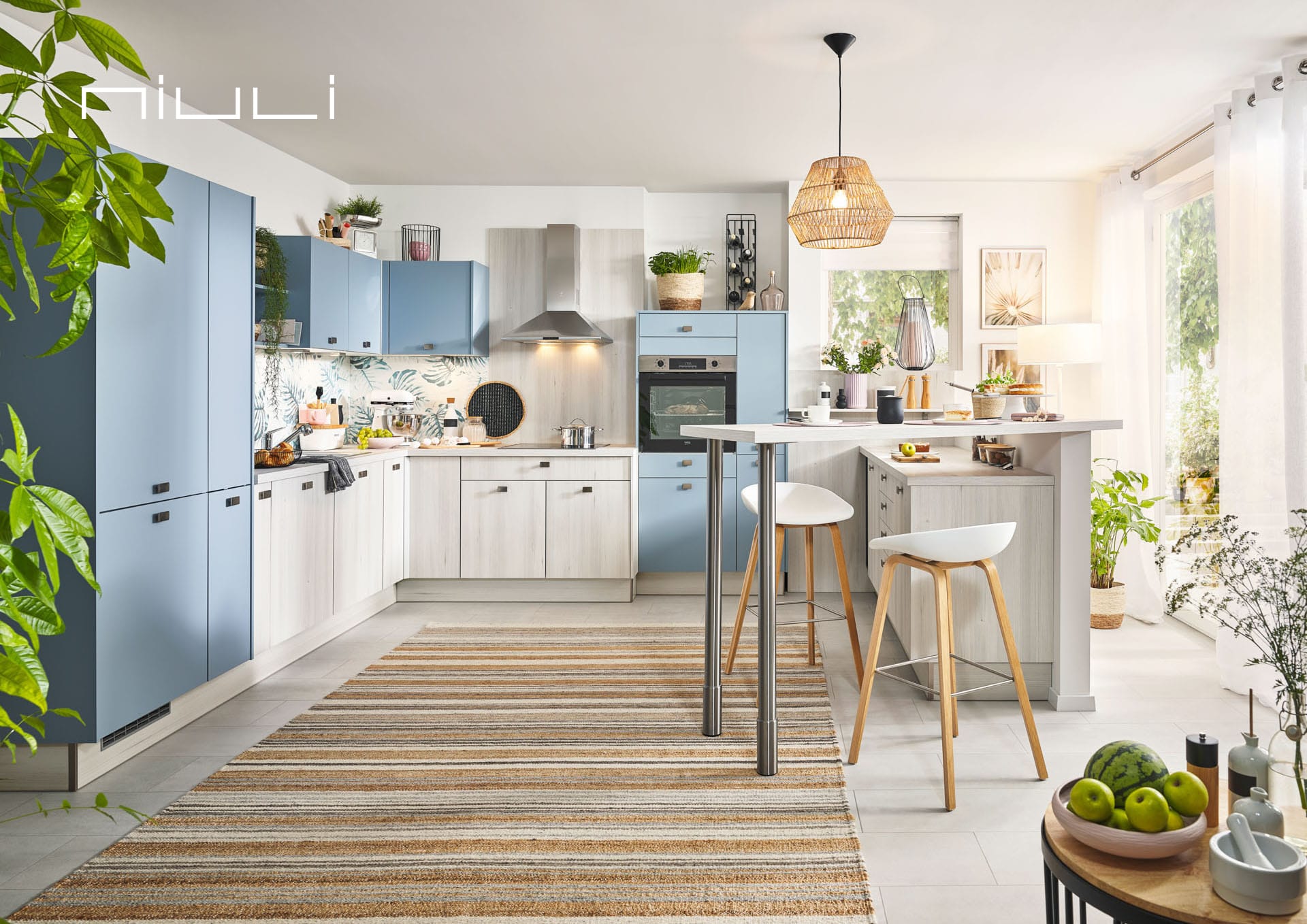 PN100 | 682 Cara Fir & PN200 | 668 Pastel Blue